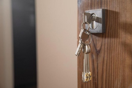 Pose de porte &agrave; WIHR-AU-VAL : quel mat&eacute;riau pour votre int&eacute;rieur ?